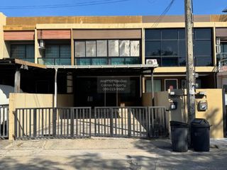 Аренда 3 спальни таунхаус в Сапхан Сунг, Бангкок