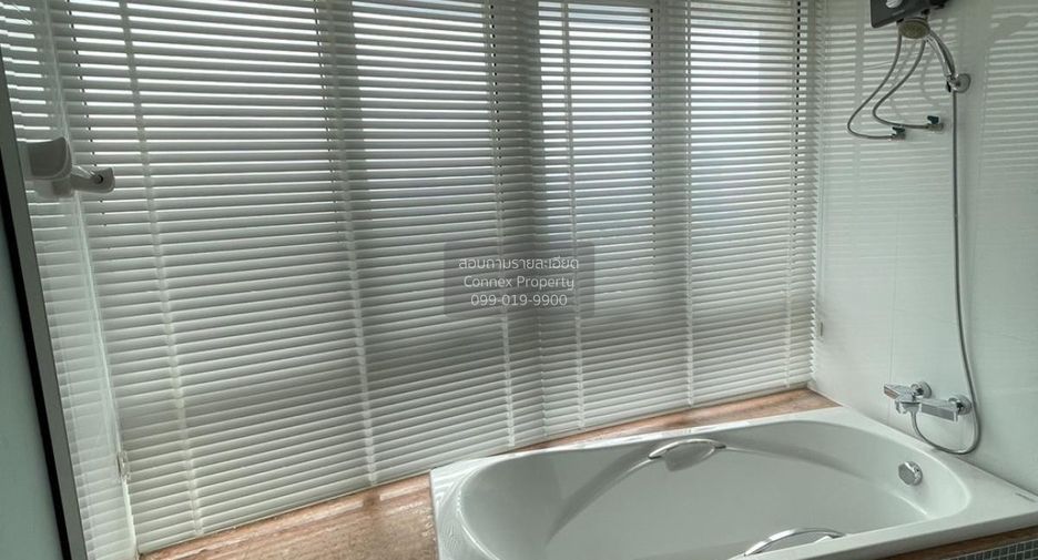 For rent 2 bedrooms condo in Bang Kapi, Bangkok
