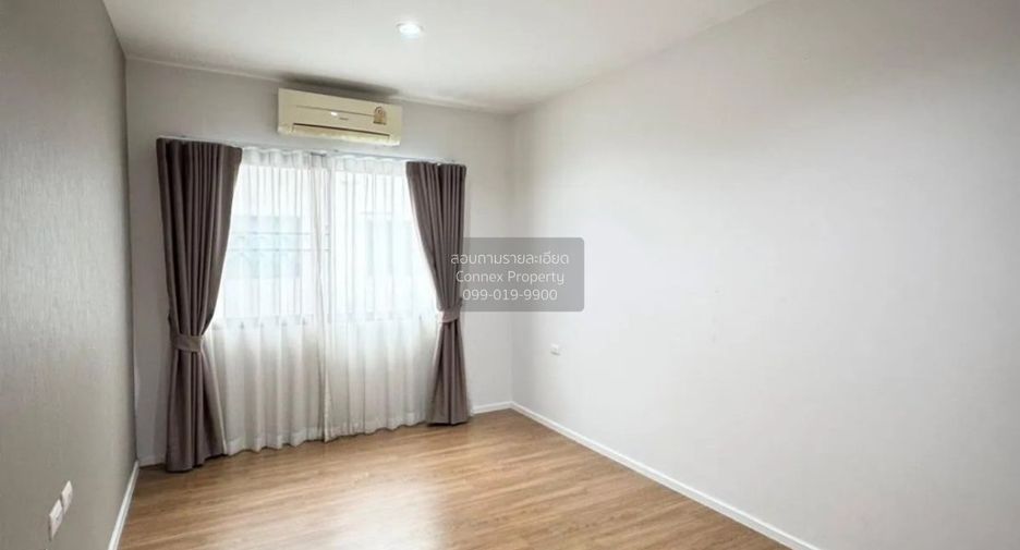 Casa adosada en alquiler de 3 habitaciones en Saphan Sung, Bangkok