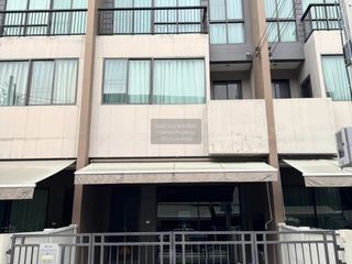 Аренда 3 спальни таунхаус в Сапхан Сунг, Бангкок