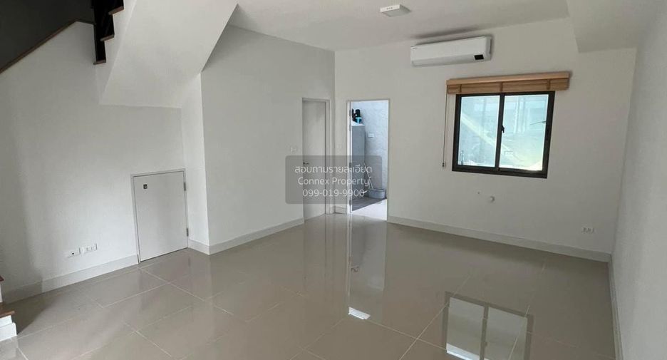 For rent 3 bedrooms townhouse in Bang Phli, Samut Prakan