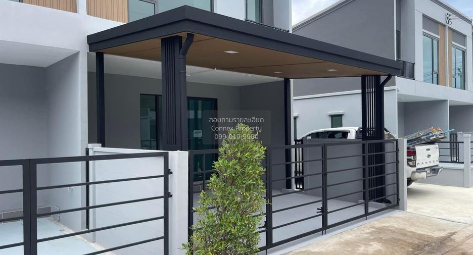 For rent 3 bedrooms townhouse in Bang Phli, Samut Prakan