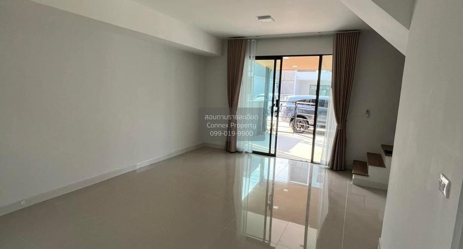 For rent 3 bedrooms townhouse in Bang Phli, Samut Prakan