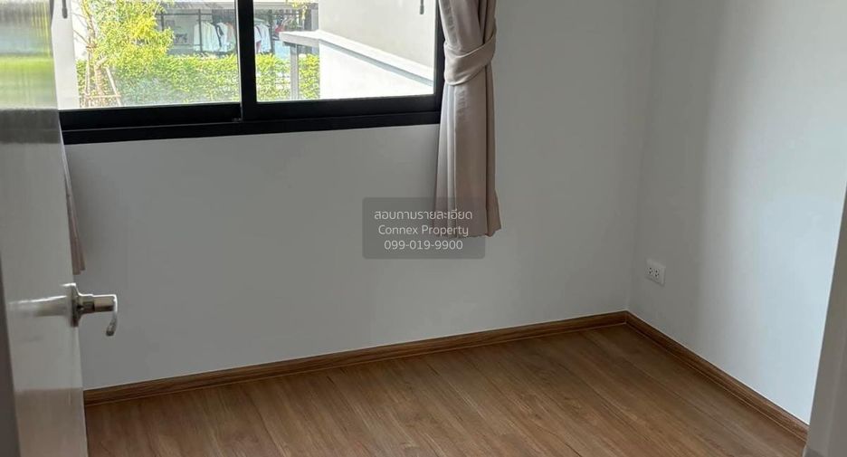 For rent 3 bedrooms townhouse in Bang Phli, Samut Prakan