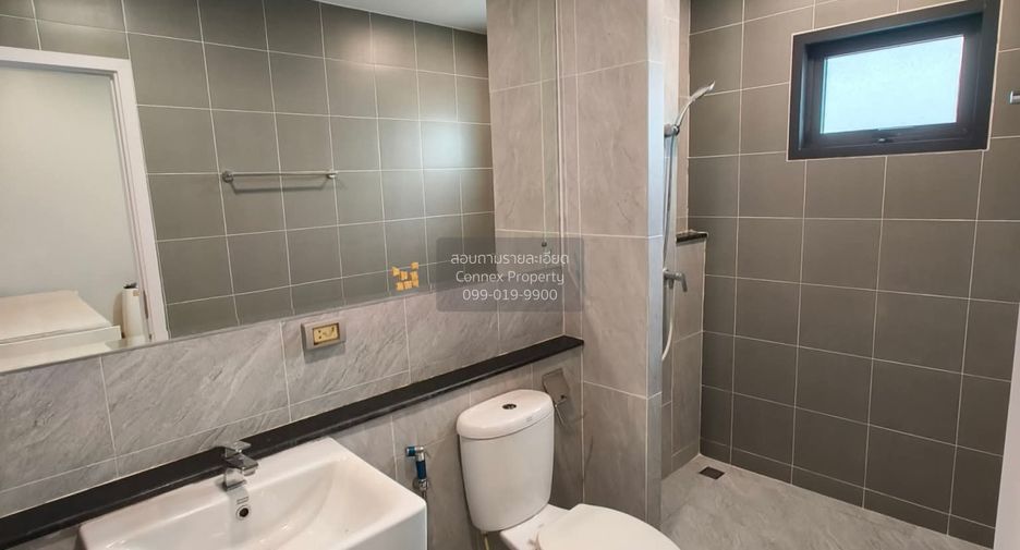 For rent 2 bedrooms townhouse in Bang Phli, Samut Prakan