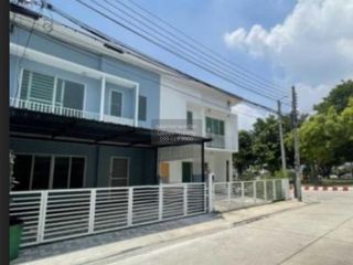 For rent 3 bedrooms townhouse in Mueang Samut Prakan, Samut Prakan