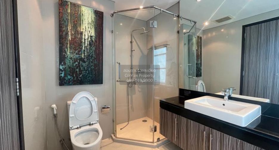 For rent 3 bedrooms condo in Khlong Toei, Bangkok