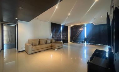 For rent 3 bedrooms condo in Khlong Toei, Bangkok