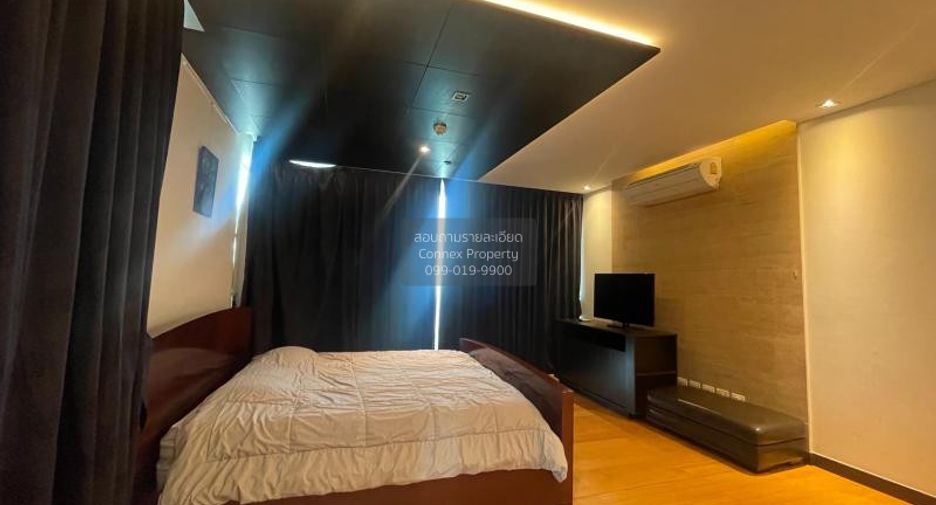 For rent 3 bedrooms condo in Khlong Toei, Bangkok