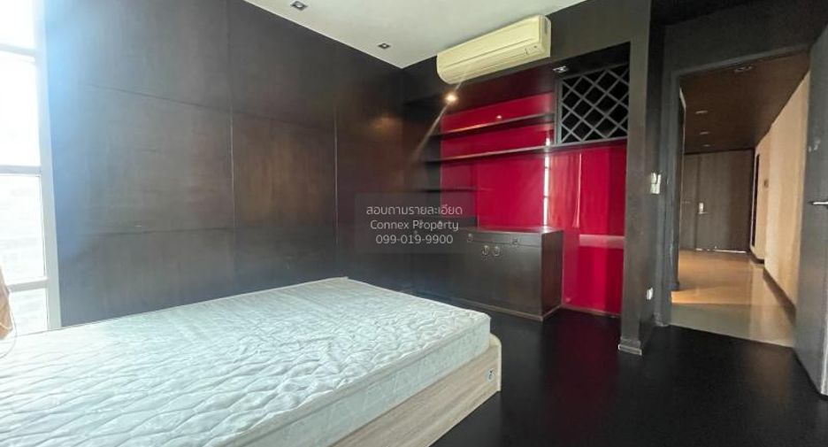 For rent 3 bedrooms condo in Khlong Toei, Bangkok