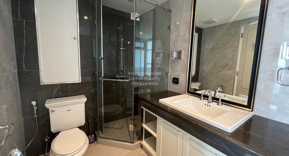 For rent 3 bedrooms condo in Khlong Toei, Bangkok