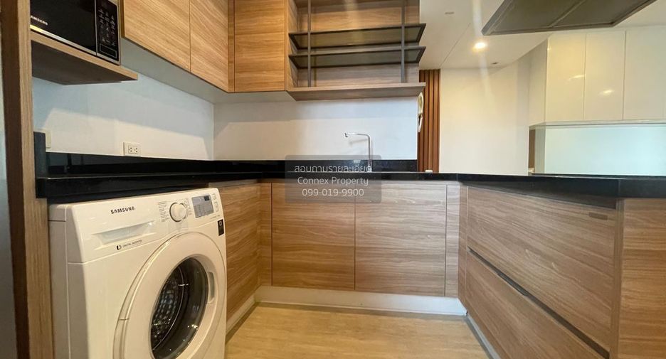 For rent 3 bedrooms condo in Khlong Toei, Bangkok