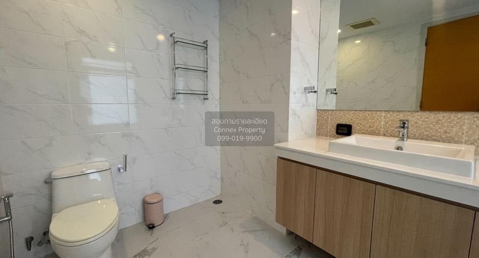 For rent 3 bedrooms condo in Khlong Toei, Bangkok