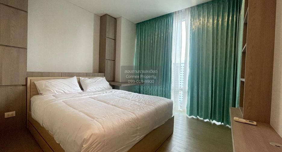 For rent 3 bedrooms condo in Khlong Toei, Bangkok