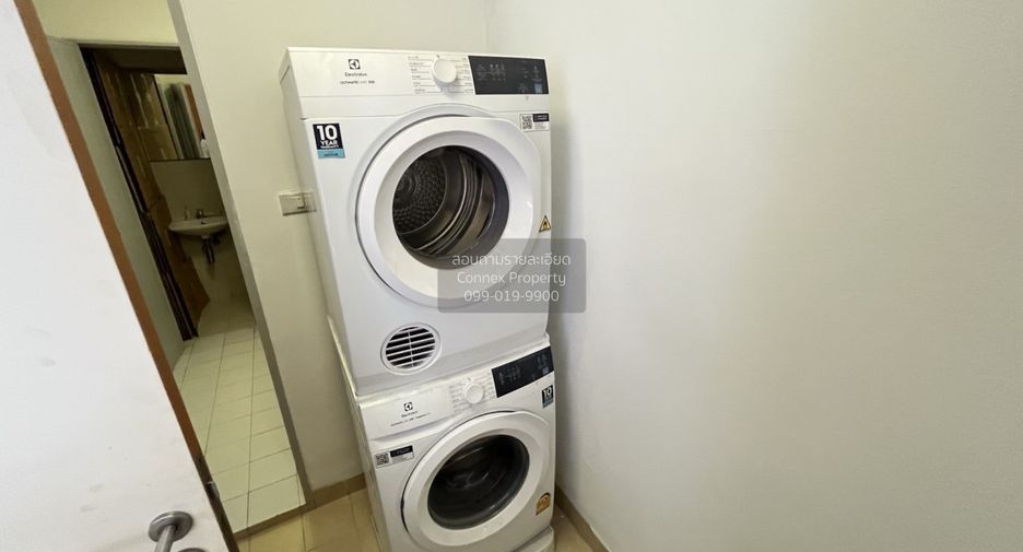 For rent 3 bedrooms condo in Khlong Toei, Bangkok