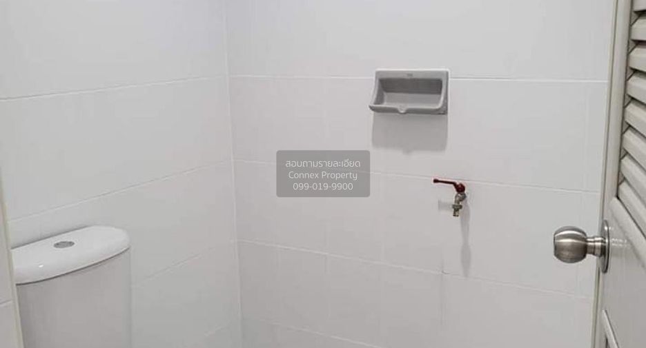 Condo en alquiler de 3 habitaciones en Watthana, Bangkok