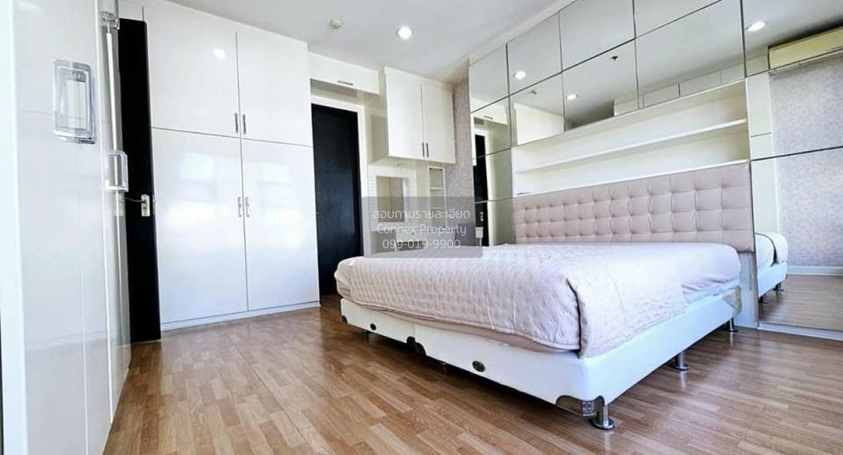For rent 3 bedrooms condo in Ratchathewi, Bangkok