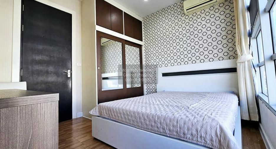 For rent 3 bedrooms condo in Ratchathewi, Bangkok