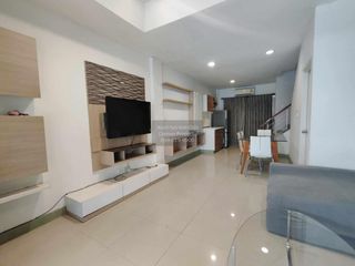 For rent 3 bedrooms townhouse in Bang Kapi, Bangkok