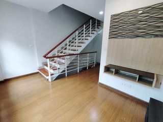 For rent 3 bedrooms townhouse in Bang Kapi, Bangkok
