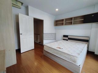 For rent 3 bedrooms townhouse in Bang Kapi, Bangkok