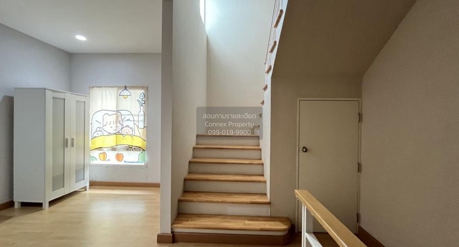 For rent 3 bedrooms townhouse in Wang Thonglang, Bangkok