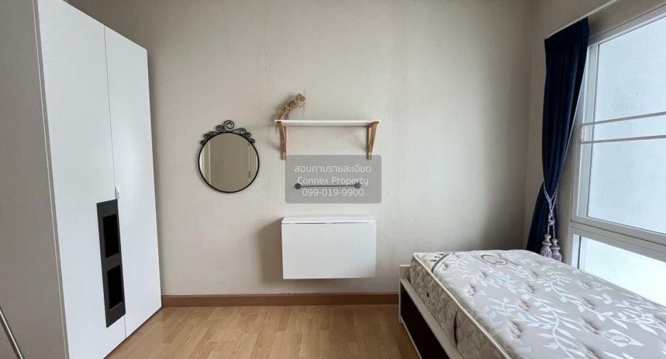 For rent 3 bedrooms townhouse in Wang Thonglang, Bangkok