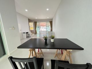 For rent 3 bedrooms townhouse in Wang Thonglang, Bangkok