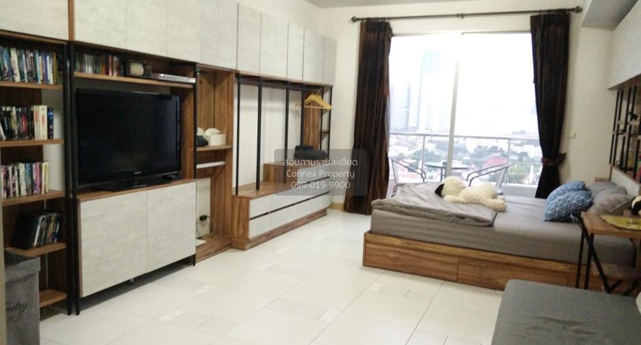 Condo en alquiler de 1 habitaciones en Khlong San, Bangkok