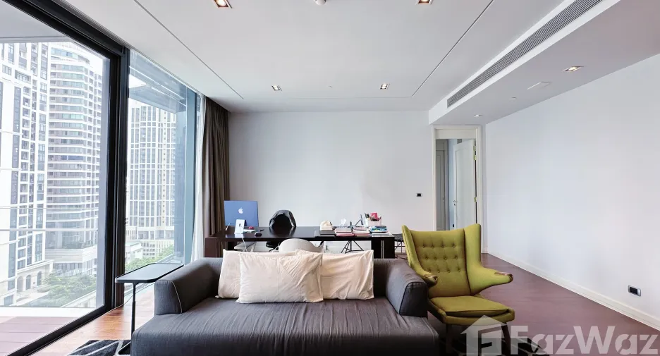 For sale 2 bedrooms condo in Khlong Toei, Bangkok