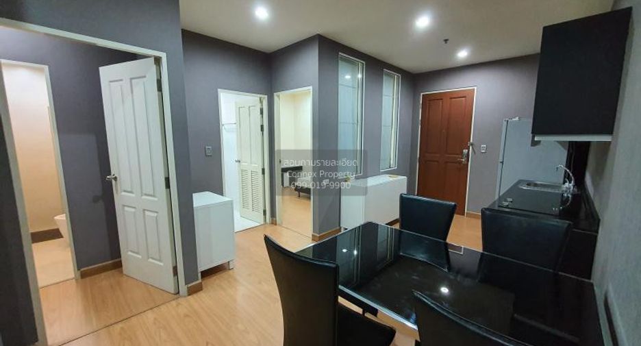 For rent 2 bedrooms condo in Yan Nawa, Bangkok