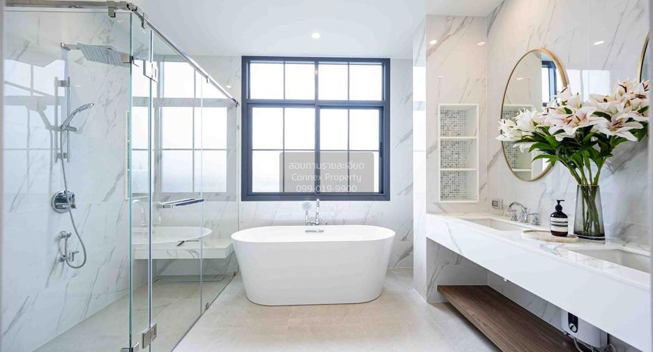 For rent 4 bedrooms house in Bang Kapi, Bangkok