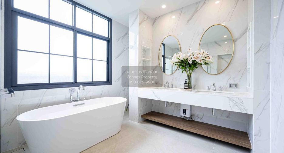 For rent 4 bedrooms house in Bang Kapi, Bangkok