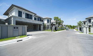 For rent 4 bedrooms house in Bang Kapi, Bangkok