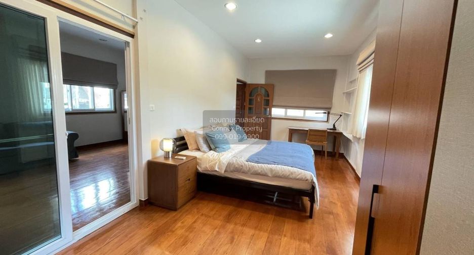 For rent 2 bedrooms house in Sathon, Bangkok