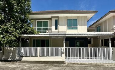 Casa en alquiler de 4 habitaciones en Mueang Samut Prakan, Samut Prakan