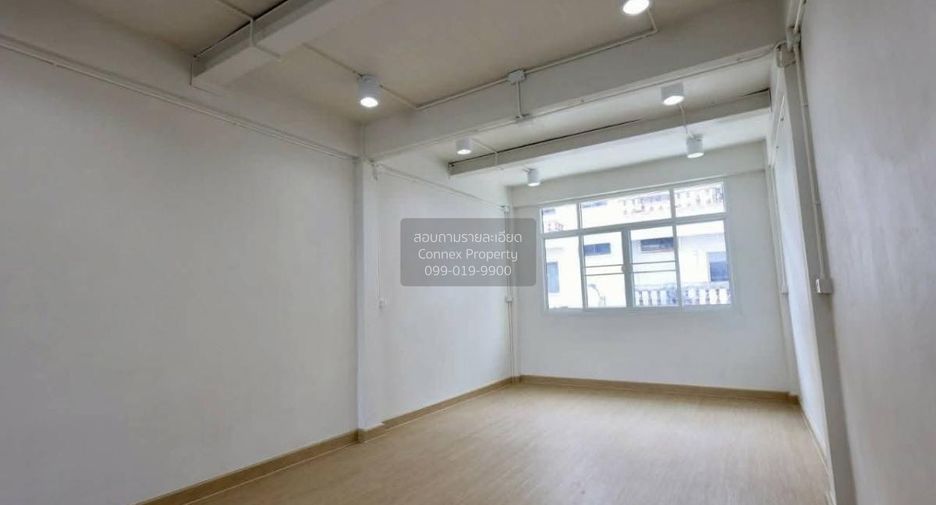 Аренда 5 спальни таунхаус в Сатхон, Бангкок
