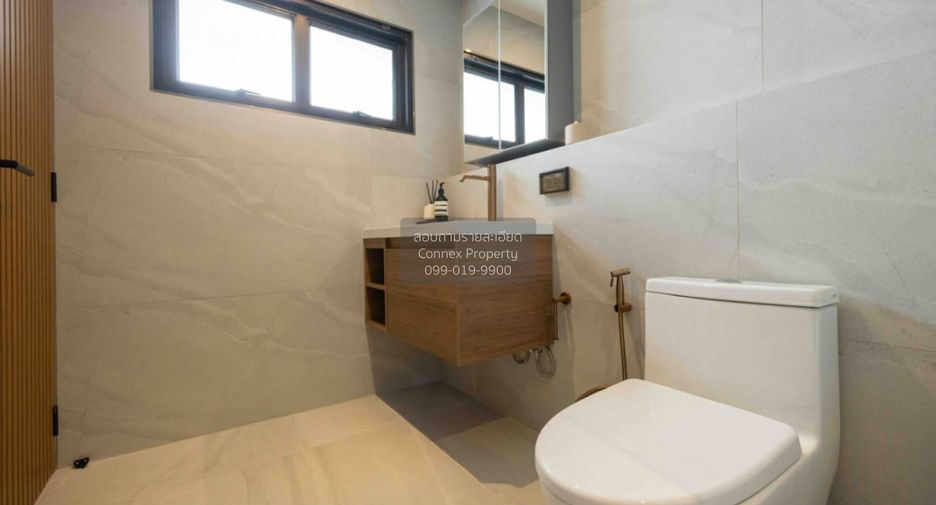 Condo en alquiler de 3 habitaciones en Watthana, Bangkok