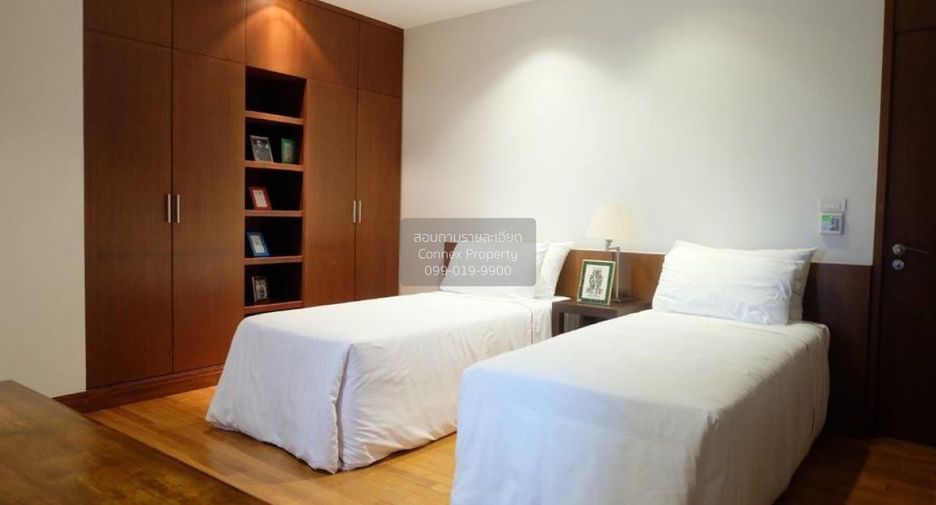 For rent 3 bedrooms condo in Pathum Wan, Bangkok