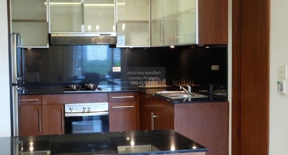 For rent 3 bedrooms condo in Pathum Wan, Bangkok