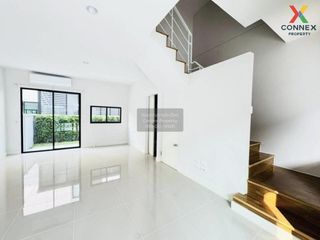 Casa adosada en alquiler de 3 habitaciones en Bang Kruai, Nonthaburi