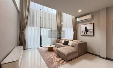 Casa en alquiler de 4 habitaciones en Bang Phli, Samut Prakan