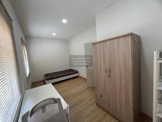 Reihenhaus zur Miete mit 3 Zimmer in Taling Chan, Bangkok
