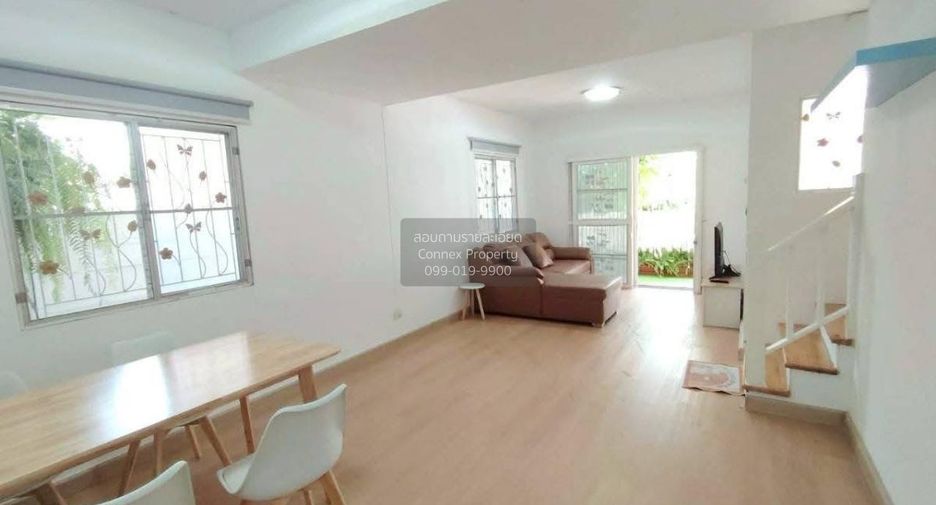 Casa adosada en alquiler de 3 habitaciones en Bang Yai, Nonthaburi