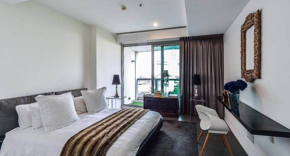 For sale 4 bedrooms condo in Sathon, Bangkok