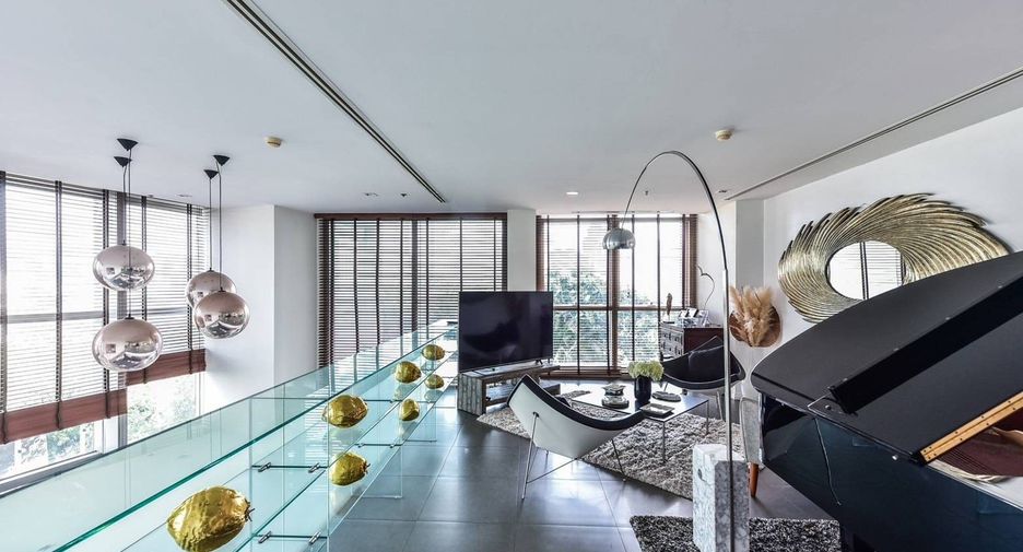 For sale 4 bedrooms condo in Sathon, Bangkok