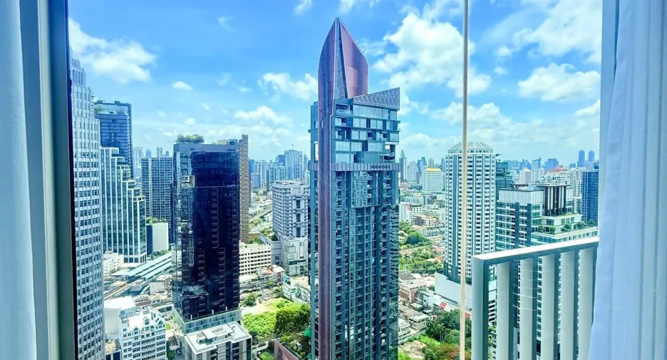 For rent 1 bed condo in Khlong Toei, Bangkok
