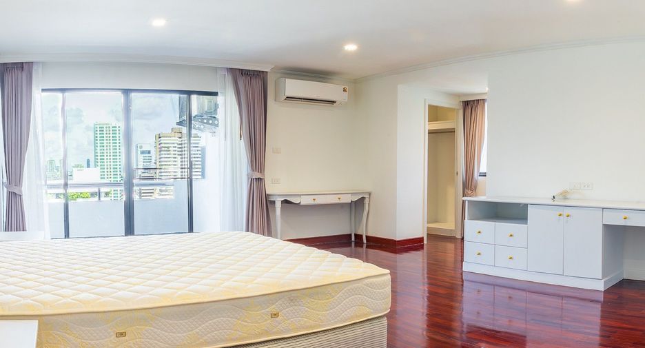 For rent 4 bedrooms apartment in Watthana, Bangkok