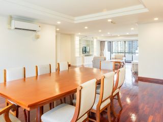 For rent 4 bedrooms apartment in Watthana, Bangkok