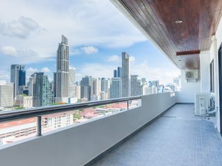 For rent 4 bedrooms apartment in Watthana, Bangkok